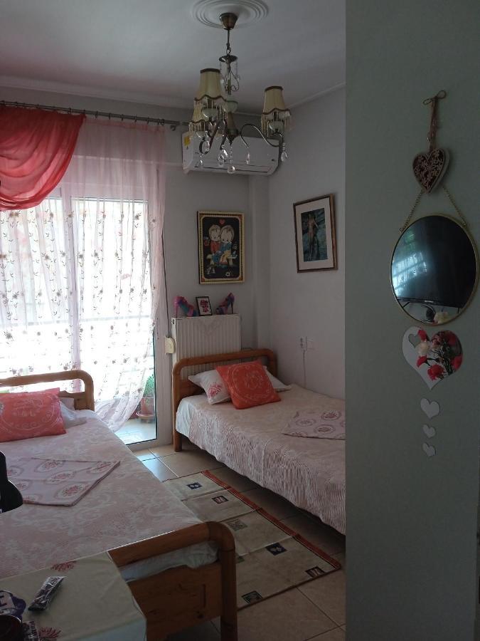 John's Home: Family Apartment with Shared Rooms Volos Exterior photo